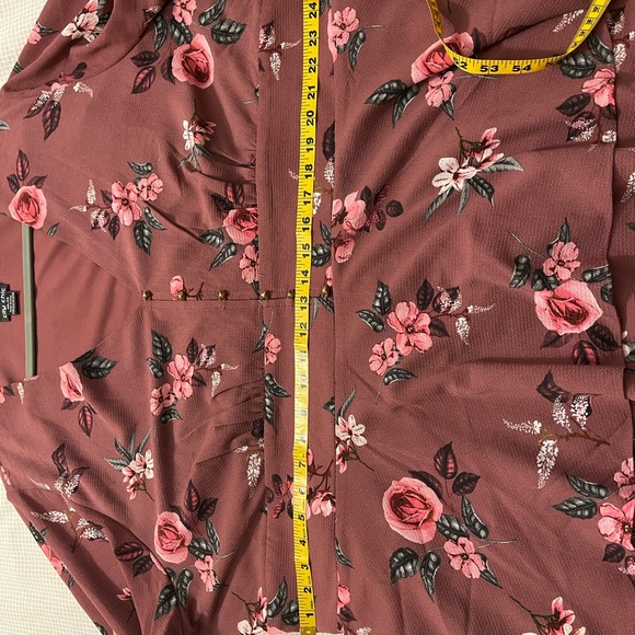 City Chic blouse XXL/24 like new condition - Picture 11 of 16